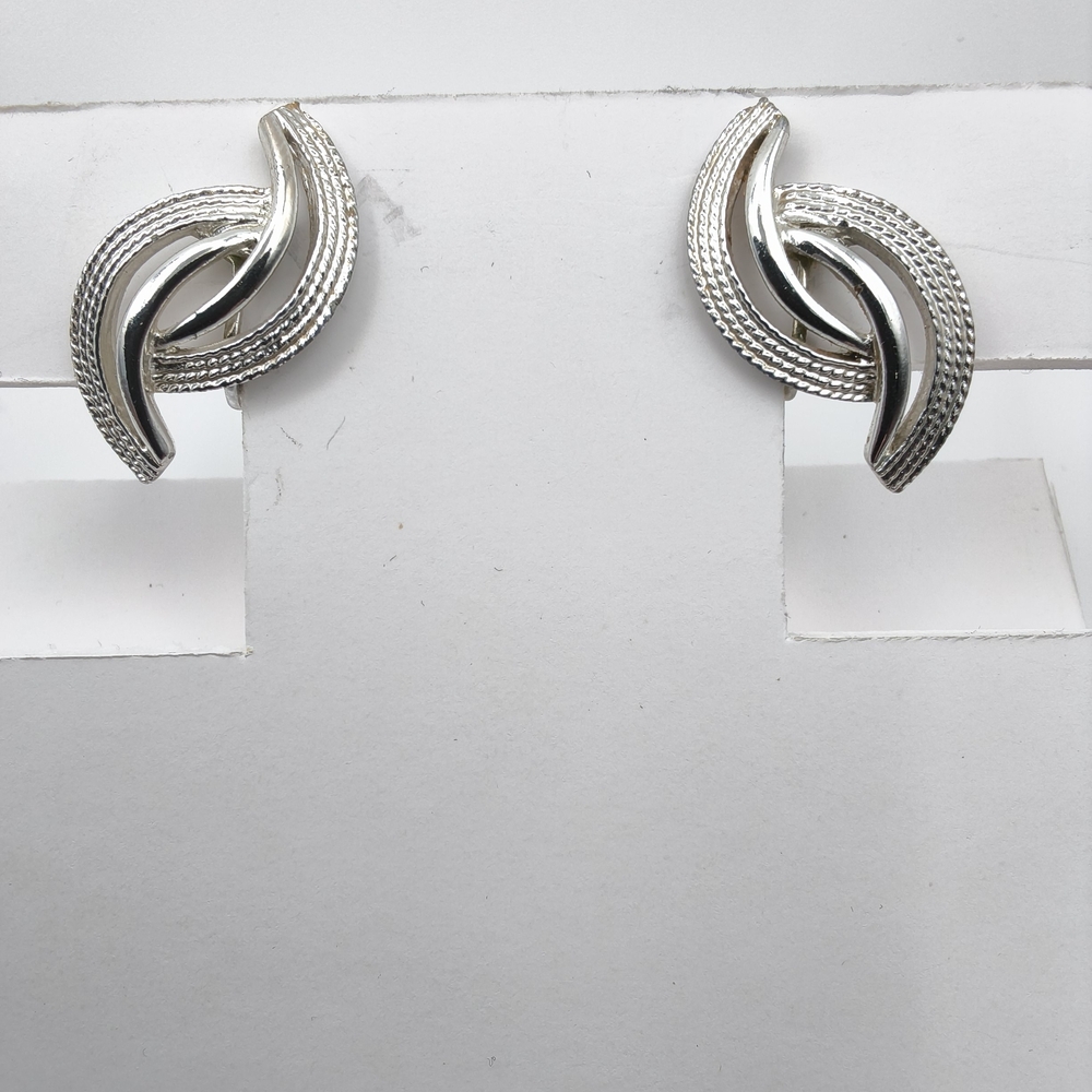 Vintage Coro Silver Tone Ribbon Swirl Screw Back Earrings
